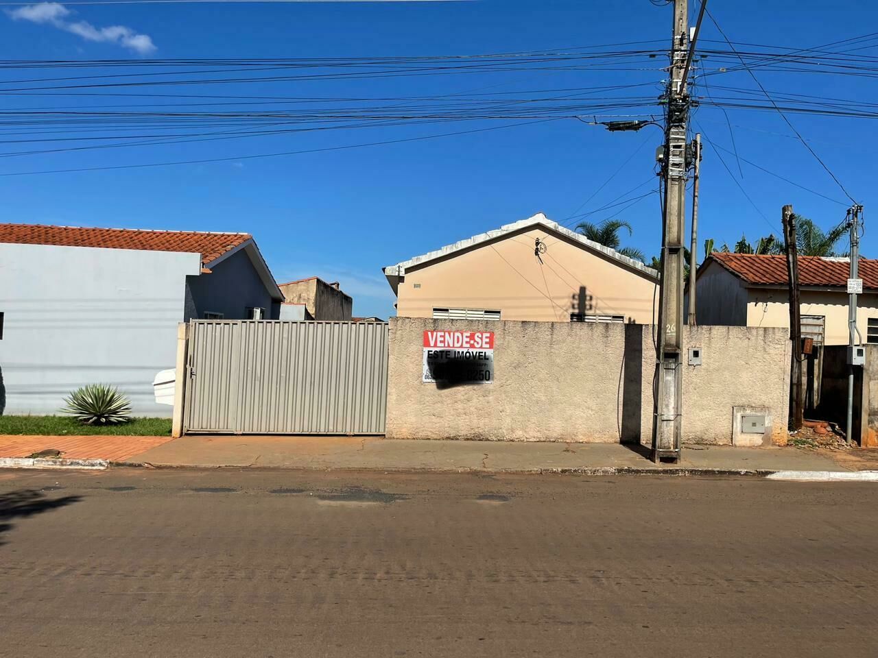 Imagem do VENDA - CASA NO CENTRO COM ÓTIMA LOCALIZAÇÃO